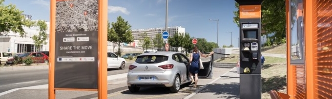 Une station de covoiturage Lane.